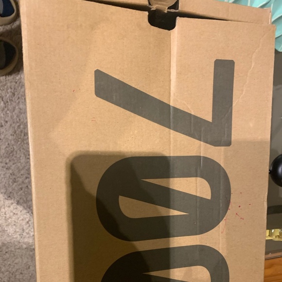 Adidas Yeezy Boost Box authentic - Picture 1 of 4